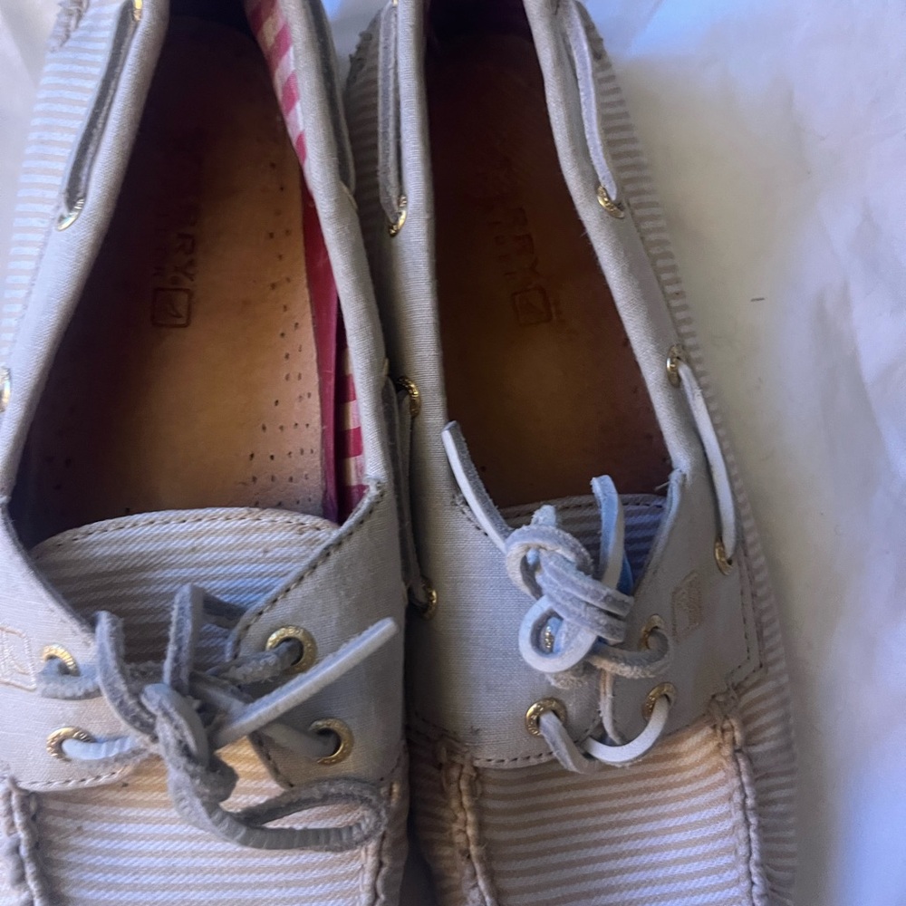 Sperry A/O boat shoes. Beige and white stripe